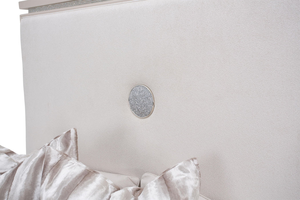 Glimmering Heights - Upholstered Bed