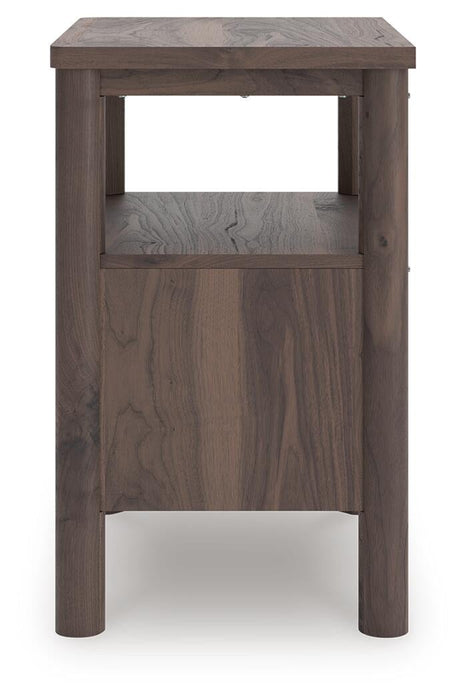 Pamytta Queen Panel Platform Bed, Dresser, Mirror and Nightstand