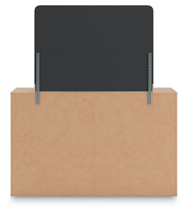 Kinlanni King Upholstered Platform Bed, Dresser and Mirror